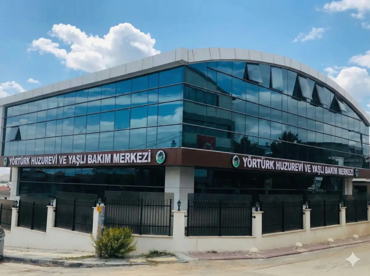 Yörtürk Huzurevi Ankara Tesis Ana Bina Ankara Huzurevi ve Yaşlı Bakım Merkezi Dış Cephe Görünümü - Yörtürk Profesyonel Yaşlı Bakımı